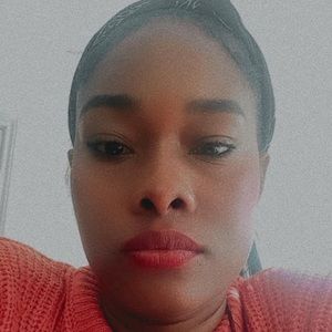 Meet your Posher, Estefani